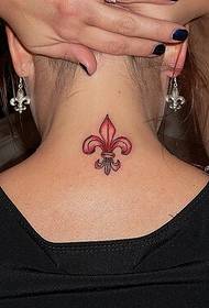 时尚女性颈部好看的红色百合花纹身图图片