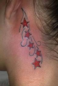 耳朵後面的彩色五角星小圖案紋身