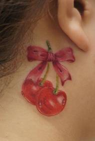 hals kirsebær tatovering med lite mønster