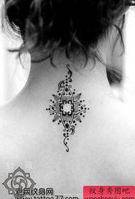 Testa di bellezza indiana totem mudellu di tatuaggi