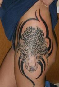 mooi zwart-wit cheetah hoofd dij tattoo patroon