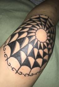 Tattoo Been Jongen Been schwaarz Geometrie Tattoo Biller