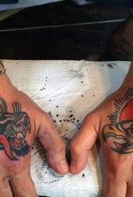 mano indietro scuola colore modello di tatuaggio testa di aquila e lupo