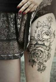 coscia sgargiante modello di tatuaggio creativo fiore di peonia