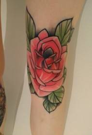 Tatuaje pentru picioare Fete cu culori colorate cu tatuaje de trandafiri