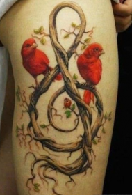 Mga Mga Tala ng Babae sa Mga Babaeng Napakalaking Musical Mga Tala na may Little Bird Vine Tattoo Pattern