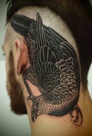 Vīriešu galvas vienkāršs melna liela putna tetovējuma modelis