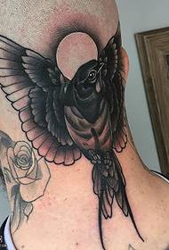 Модел на татуировка на птици на главата