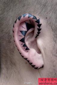 popolare modello di tatuaggio totem classico orecchio