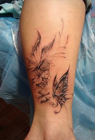 sculptate model de tatuaj picior fluture moda