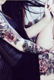 жіноча особистість квітка рука квітка ніжка татуювання візерунок