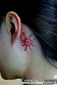 ragazza orecchio gocce modello di tatuaggio stampa dente