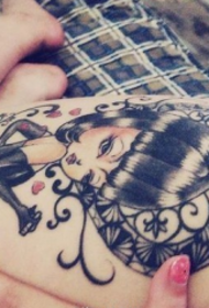 femmina femmina sexy pattern di tatuaggi di bellezza