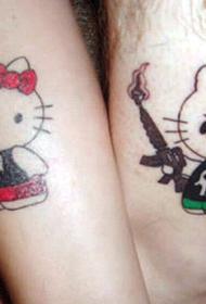 दोन पाय गोंडस कार्टून मांजरीचे रंग टॅटू नमुना