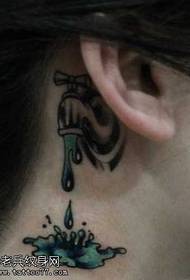 узорак капљица тетоважа капи за ухо