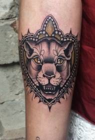 melnas lauvas galvas sirds Tetovējums