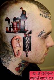 Ketua corak tatu: corak kepala tatu mesin tatu kepala
