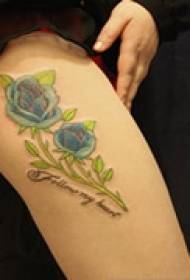 tatuaż noga róży sztuki