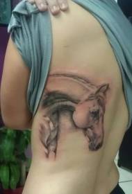 назад црна сива коњска шема на тетоважа