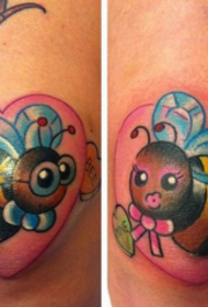 Милый маленький пчелочка в форме сердца в форме тату