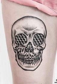 thigh Europe and America skull stereo geometry tattoo pattern