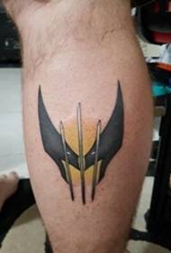 მამრობითი ფეხები Wolverine totem tattoo სურათი
