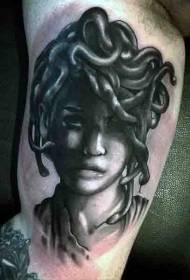 大臂黑灰神秘的美杜莎头像纹身图案