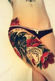 tatuaje de pernas de flores de arte personalidade