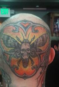 iphedi yentloko ye-moth s tattoo