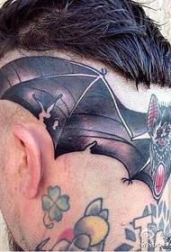 „Head school bat“ tatuiruotės modelis