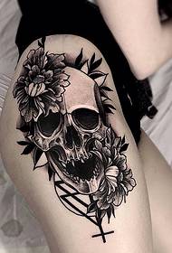 crani sexy model de tatuatge geomètric de crani flor de punxa