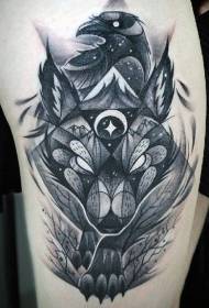 cabeça de lobo cinza preto com padrão de tatuagem de corvo