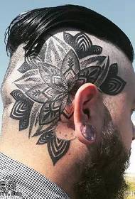 patrón de tatuaje de loto cabeza