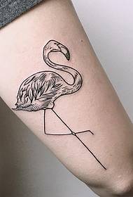 wzór tatuażu flamingo linia uda