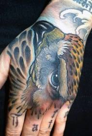 motif de tatouage tête tête aigle couleur arrière