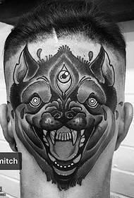 το κεφάλι τριών ματιών μαύρο πάνθηρα μοτίβο τατουάζ