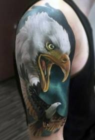 令人驚嘆的手臂鷹紋身圖案