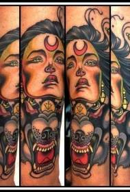 Otsoa gaiztoa deabruarekin emakumearen erretratua tatuaje ereduarekin