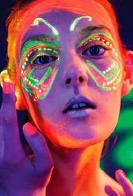 sexy tatuaggio fluorescente per illuminare la vita della tua discoteca