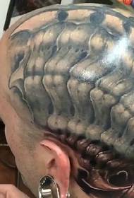 Tatuaggio totem 3d alternativo che copre l'intera testa