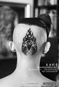 djemtë kryesojnë një modë klasike modeli i tatuazhit të kokës totem