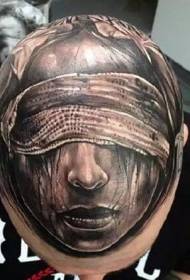 Ritrattu neru è grisgiu in stilu di un tatuatu di donna ceca