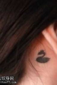 tête de tatouage de cygne totem mignon
