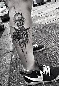 borjú toll-paint stílusban koponya vonal tetoválás minta
