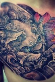 Kiinalainen tangshi punaisella lotus-tatuointikuviolla