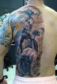 spatele model de tatuaj de leu negru-gri și pădure de munte