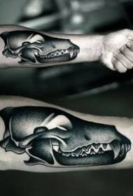 krah kafshe kafshësh model kafkë tatuazh model