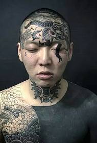 personlig mænds krop og hoved af det alternative tatoveringsbillede