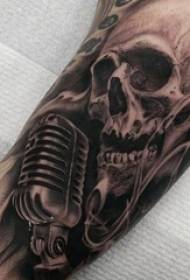 jambes de garçons tatouage noir et blanc piquent conseils images de tatouage crâne