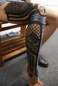 totem i zi super i çmuar vlerësimi i modelit të tatuazhit të këmbëve të mëdha të zeza